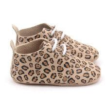 Neuer Entwurf handgemachte Leopard-Baby-Oxford-Schuhe