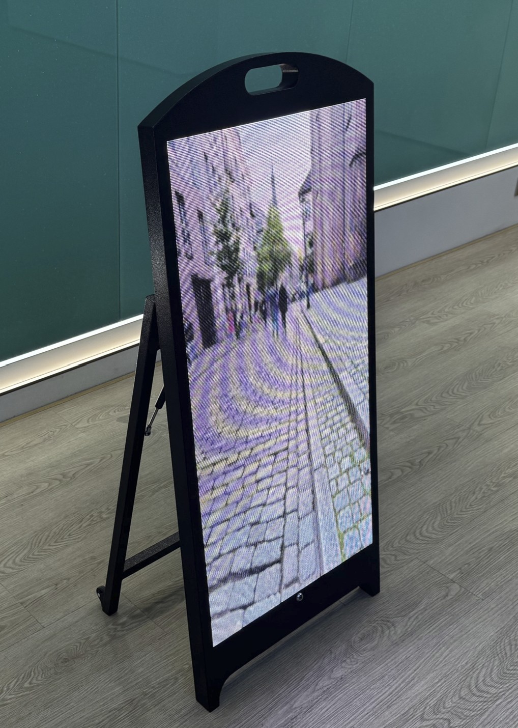 Professional interface and smart control for mobile LED displays