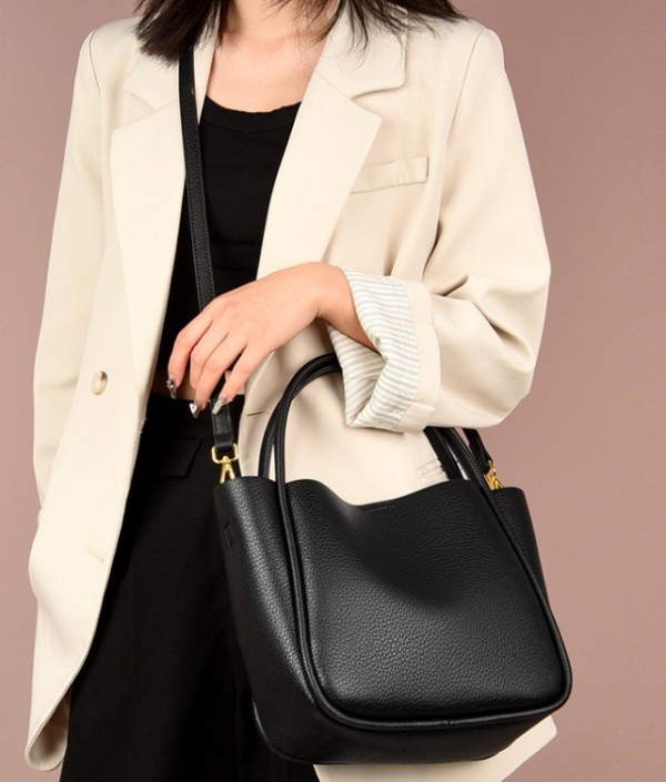 Fashionable Women's Bucket Bag 2025 Fashionable Women's Bucket Bag 2025