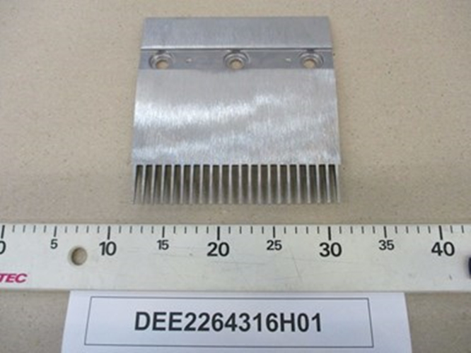 Dee2264316h01 Step Comb C7 1 W 197 4mm L 205mm