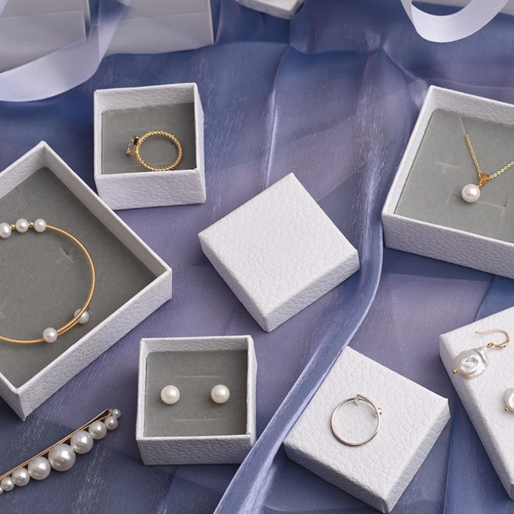 White Texture Jewelry Set Gift Box 3 Png White Texture Jewelry Set Gift Box 3 Png