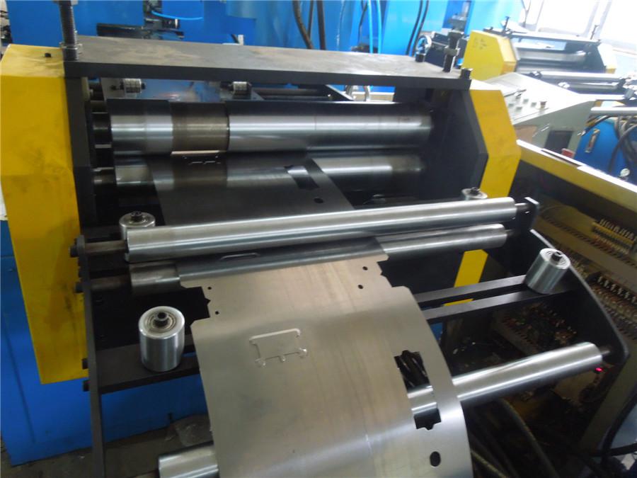 Storage rack roll forming machine