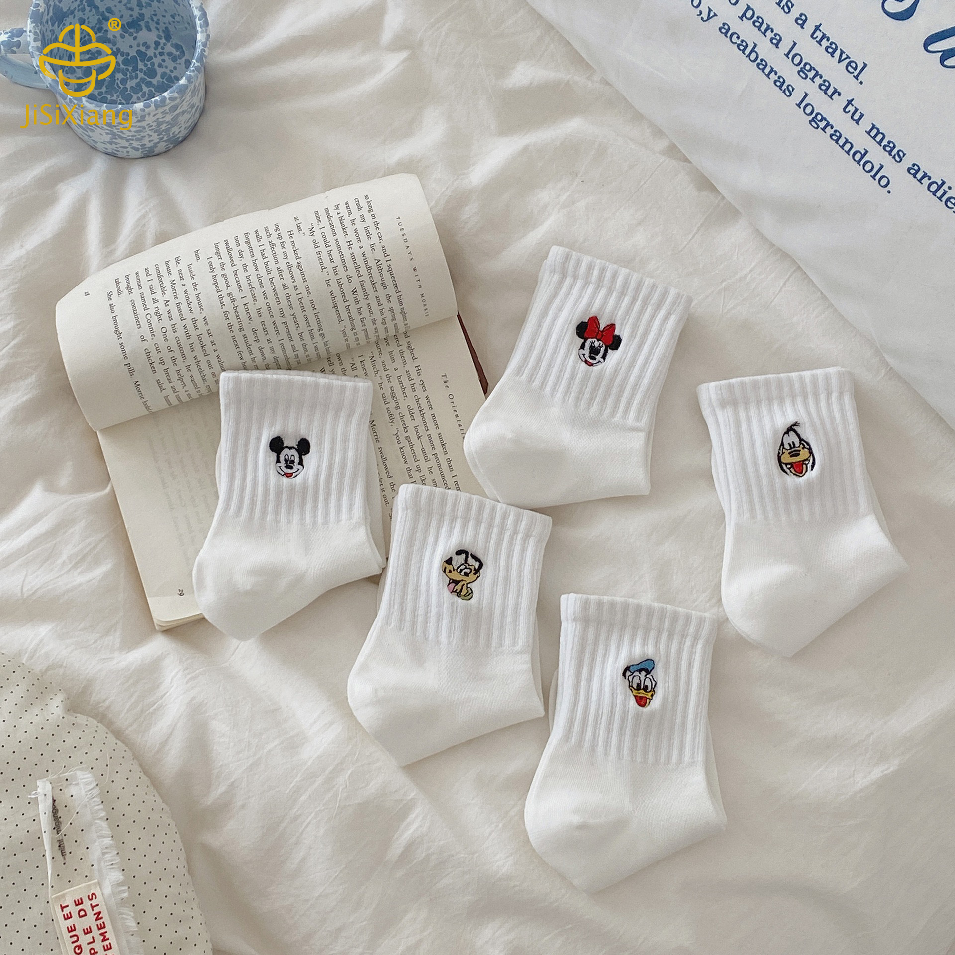 Cartoon embroidered white mid-tube socks Cartoon embroidered white mid-tube socks
