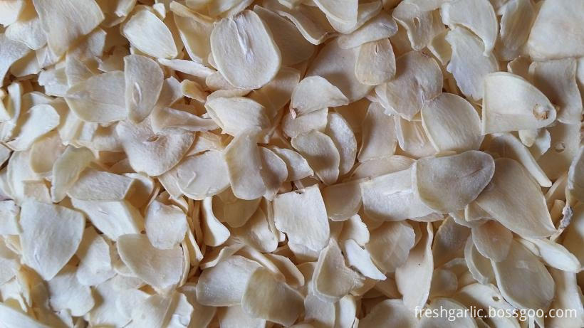 Dehydrated Garlic Flakes