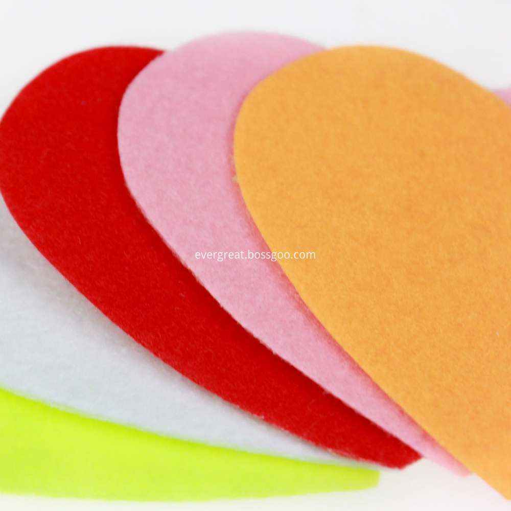 Valentine heart shape diecut felt pieces Valentine heart shape diecut felt pieces