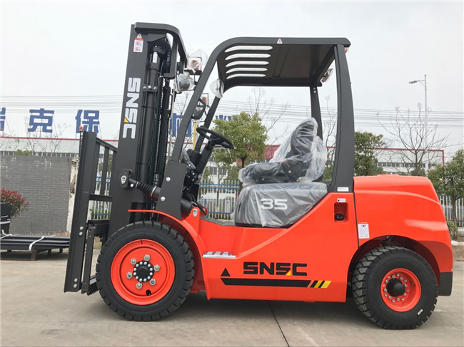 Carretilla Elevadora 3.5 Ton Diesel Forklift with Isuzu Engine