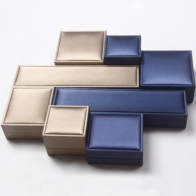 OEM Luxury Paper Jewelry/Clamshell Ring/Necklace/Earring/Bracelet/Watch/Tie Packaging Gift Box