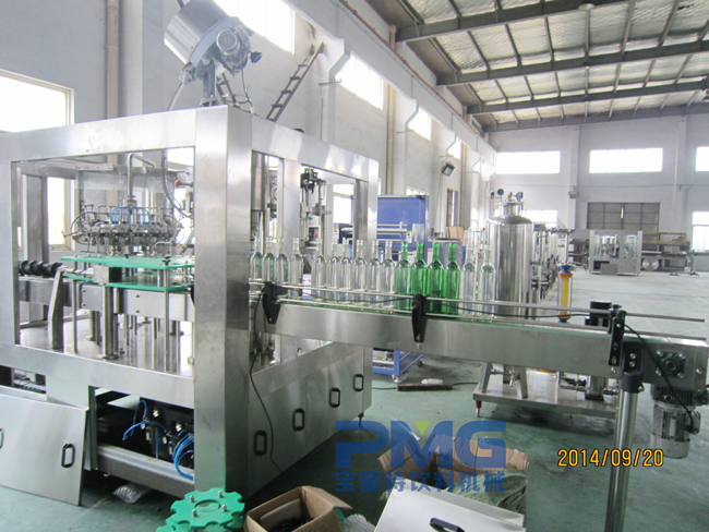 Automatic Carbonated Soft Drink Bottling Machine for Glass Bottle