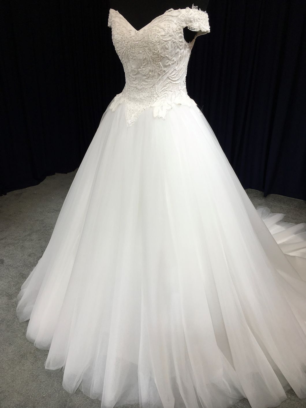 Aoliweiya Newest Designer V Wedding Dress