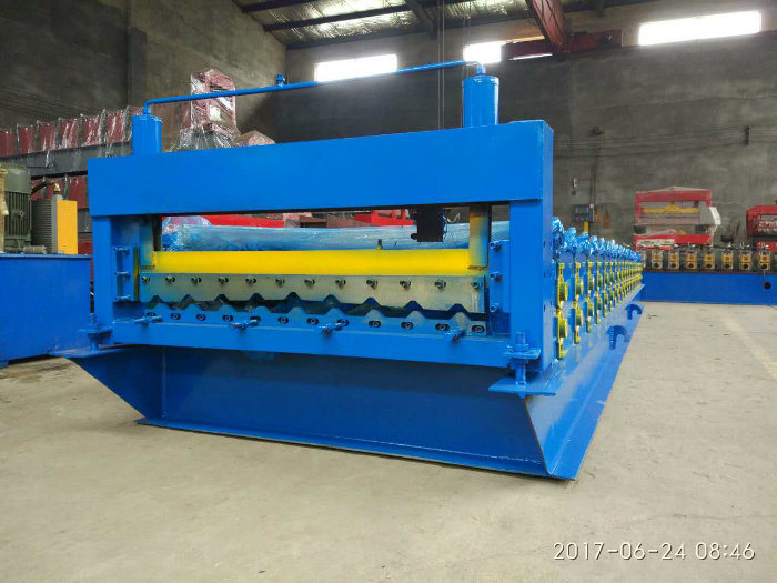 PPGI/Gi/Iron/Aluminum Roofing Sheet Curving Roll Forming Machine