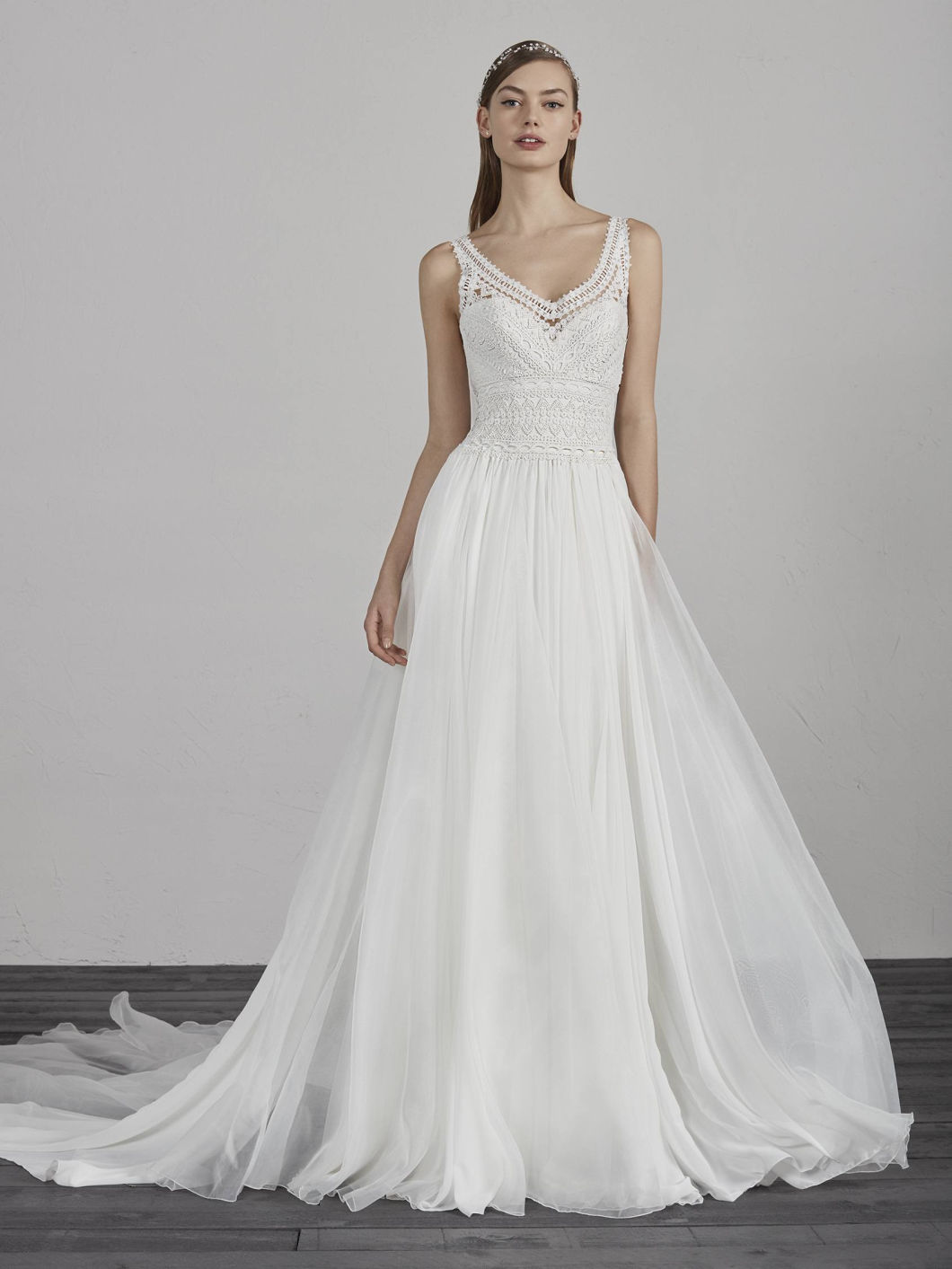 Boho Bridal Ball Gown V-Neck Lace Beach Wedding Dress W52205
