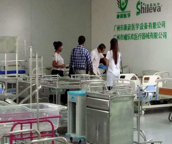 Hospital Stainless Steel Equipment Hydraulic Patient Shower Trolley