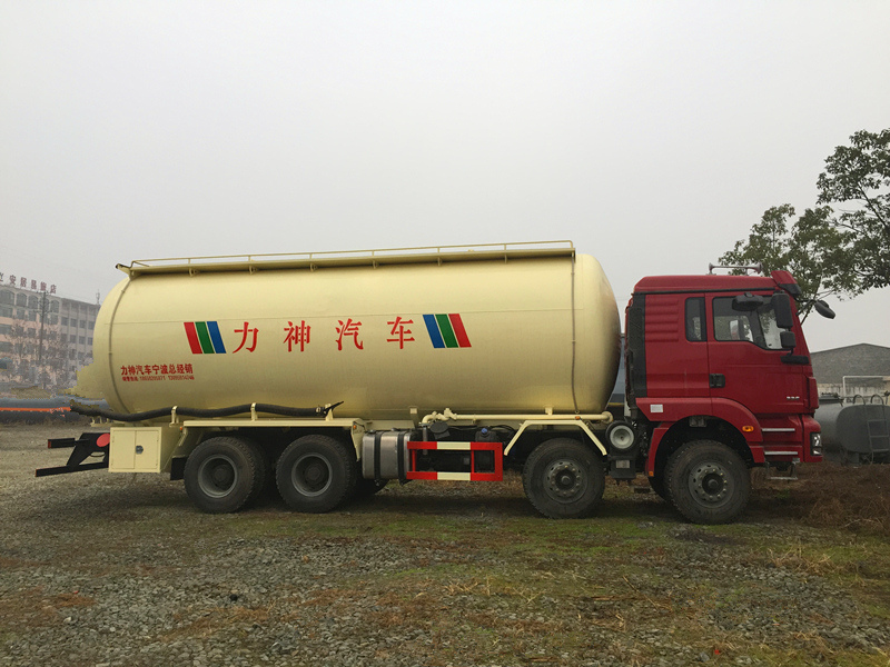 Hanging Type Air Compressor Bulk Cement Tank Truck