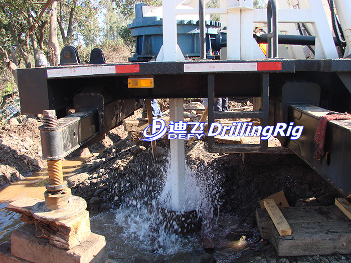 200m Truck Mounted Drilling Rig Dfc-200, Hydraulic Rotary Drilling Rig with Mud Pump Tricone Bit