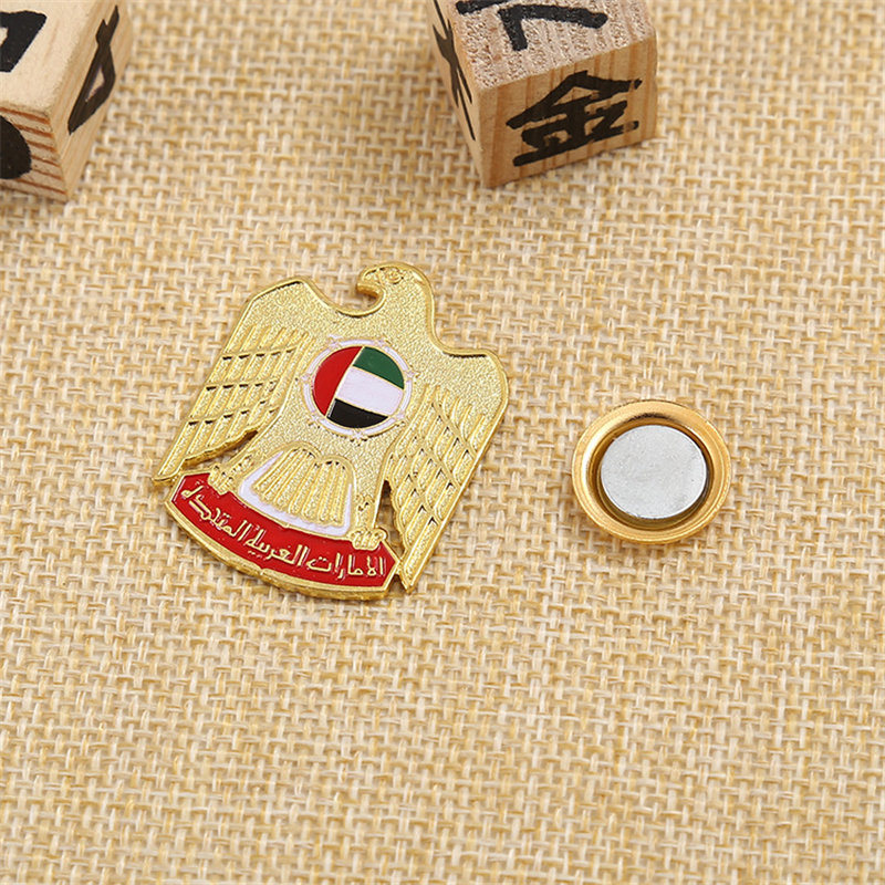 High Level Custom Magnet Metal Gold Badge with Plastic Box