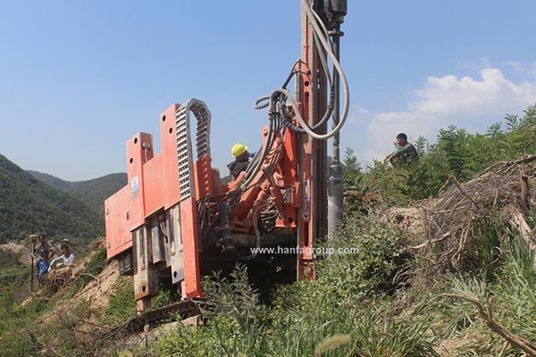 Crawler Hydraulic Helical Ground Screw Pile Driver Hf395y