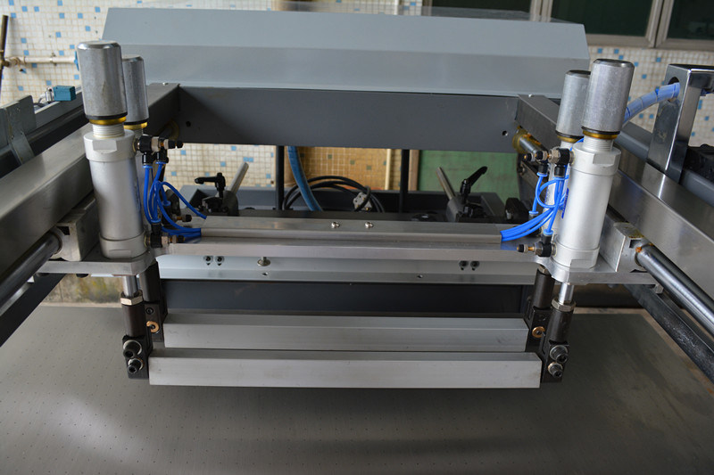 Tmp-6090 High Quality Oblique Arm Type Flat Screen Printer