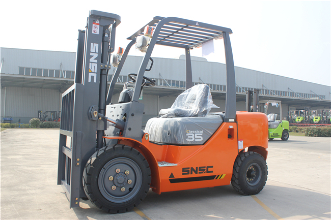 Lifting Equipment 3.5 Ton Diesel Forklift