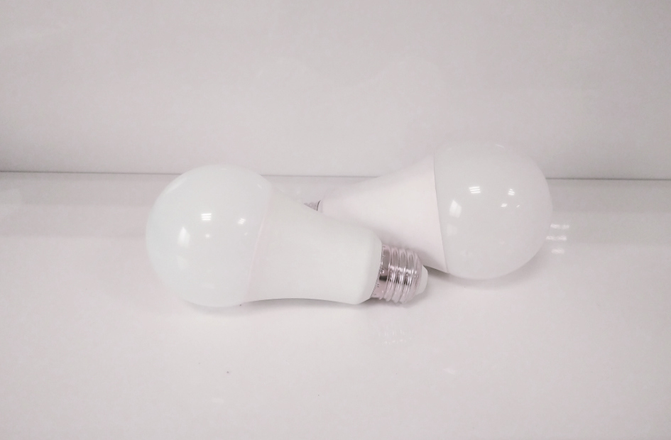 LED Home Lighting Dimmable Soft Light 120V E27 9W LED Bulb A19 for Us