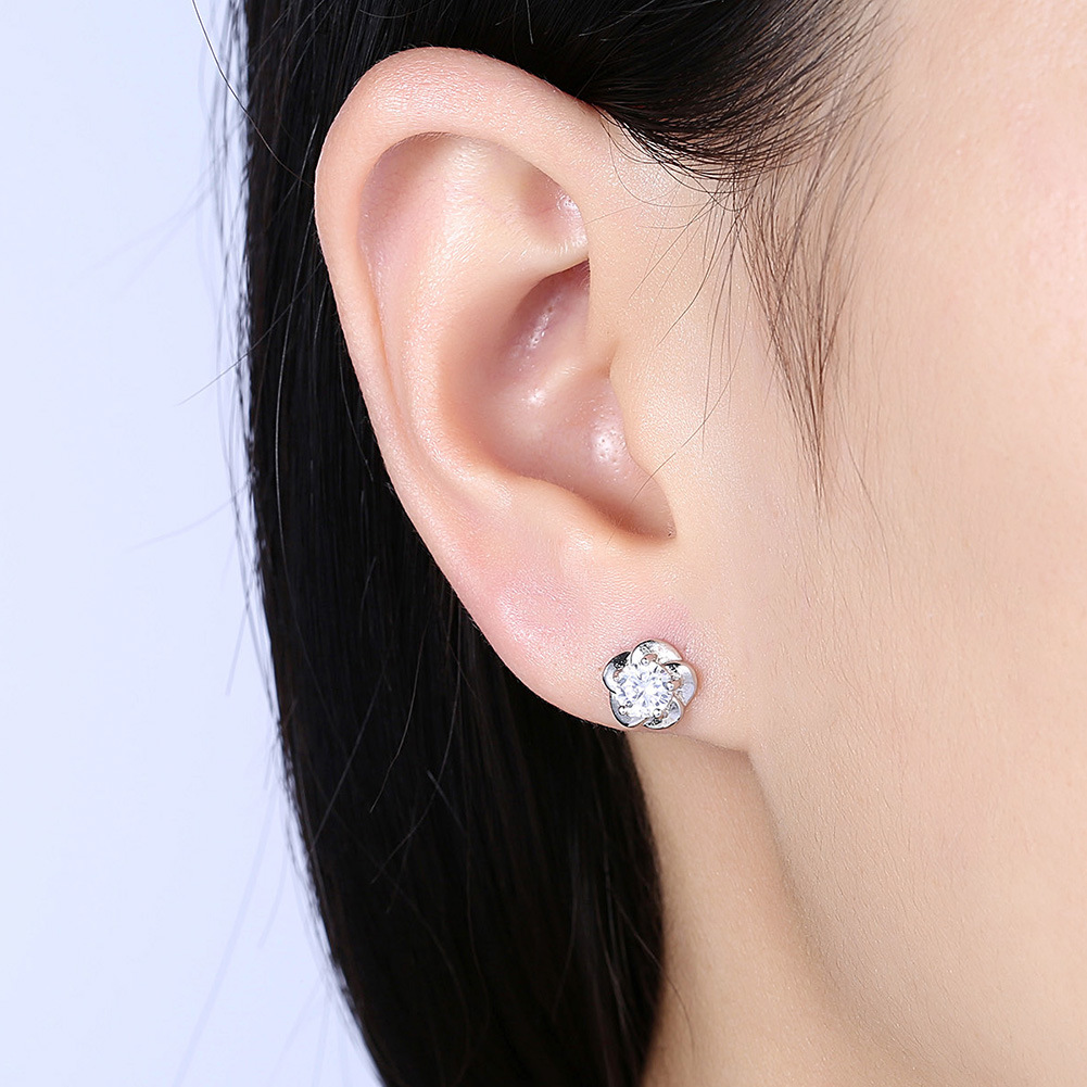 925 Sterling Silver Snow Flower Shape Ear Stud Beautiful Design Earring