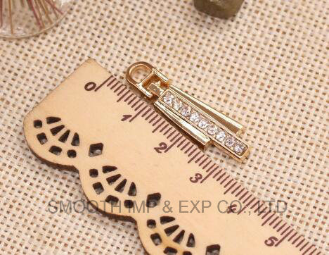 Custom Fashion Metal Brass Diamond Rhinestone Pendant Zipper Puller Accessories