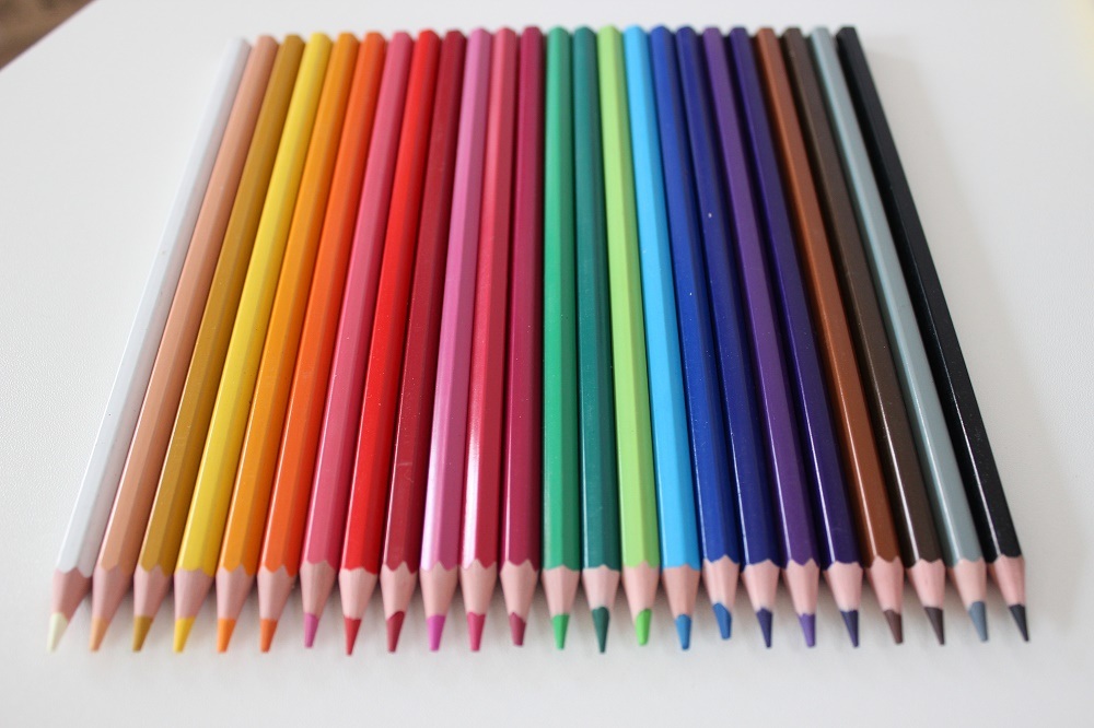 24 Color Pencils in Tin Box, Artist Color Pencils