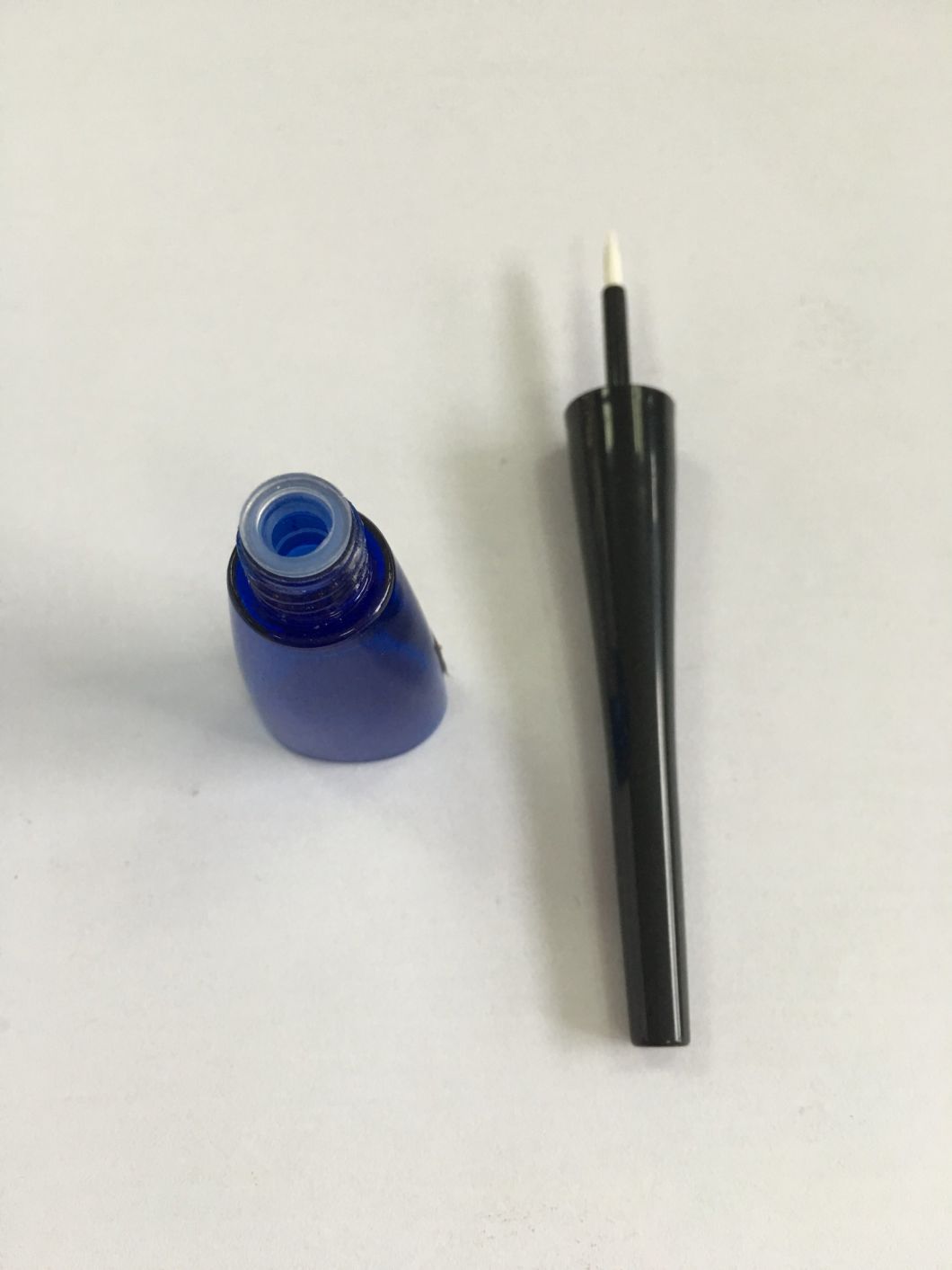 Oval 5.5ml Plastic Eyeliner Empty Case