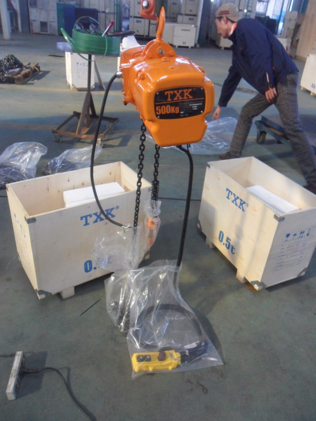 7.5 Ton Construction Material Hoist with Side Magnetic Brake