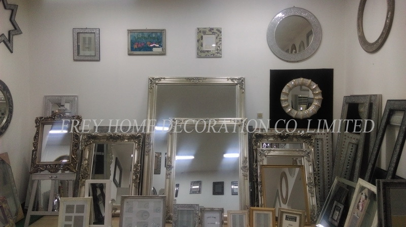 Wooden Wall Mirror Frame with Antique Design