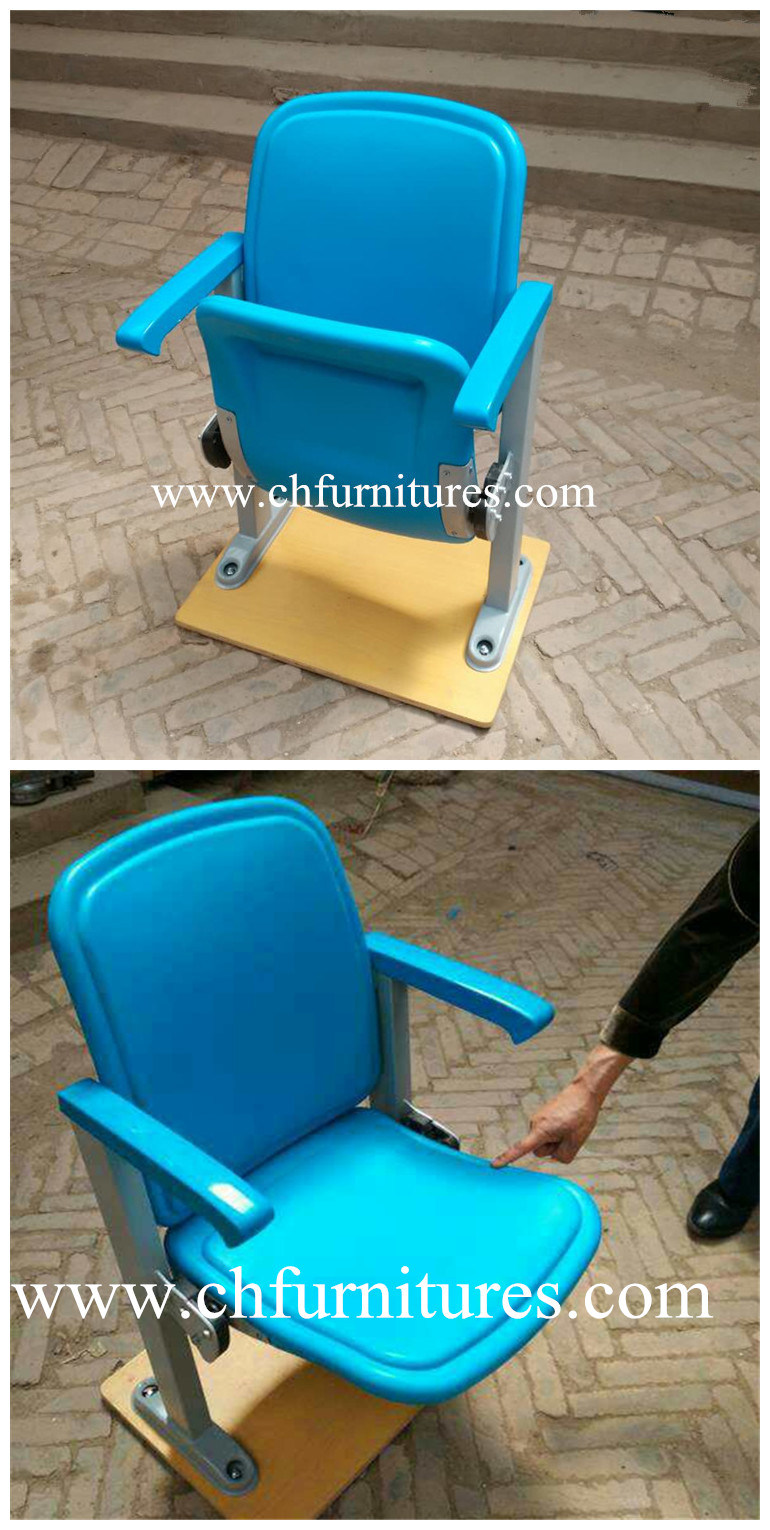 VIP Iron Cast Plastic Folding Stadium Chair with Armrest for Events and Outdoor Sports (YC-ZG69)