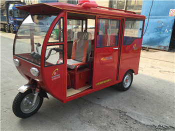 Enclosed Motor Trike Bajaj Sitting Type Trike for Passenger