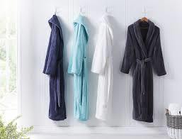 Men and Women's Coral Fleece Ultra Soft and Comfortable Bathrobe