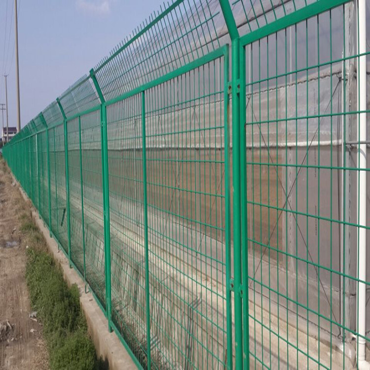 Wire Mesh Fence Factory Welded Wire Mesh Fence PVC Coated Welded Fencing