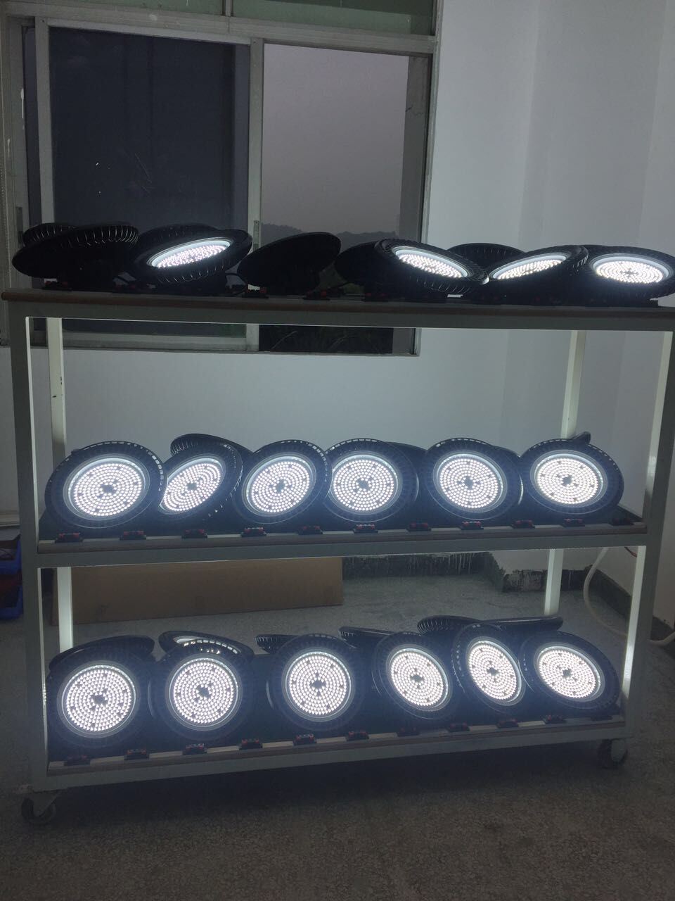 Best Quality UFO 200W LED High Bay Light Best Price UFO LED Industrial Lighting, LED Warehouse Highbay Light