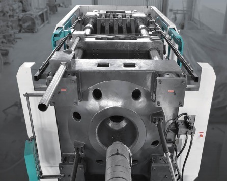 Plastic Crate Making Injection Molding Machine and Molds