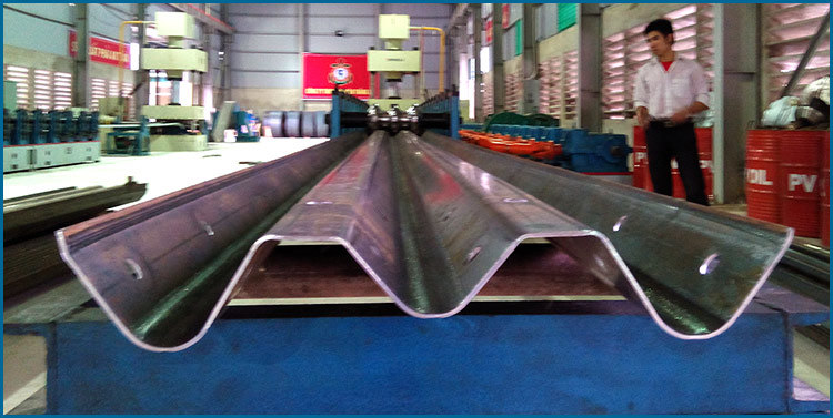 Highway Guardrail Roll Forming Machine Two Waves and Three Waves