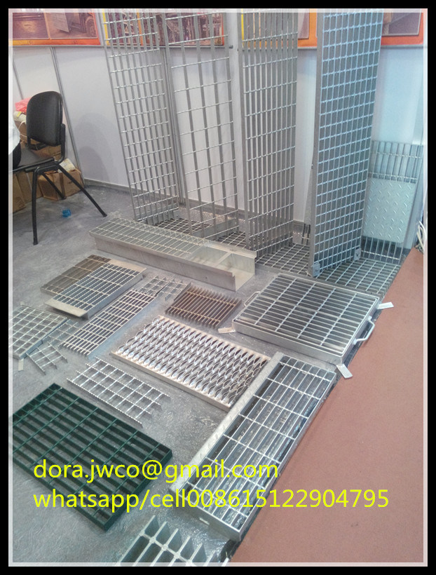 Spiral Staircase Metal/ ISO Serrated Stair Treads Grating