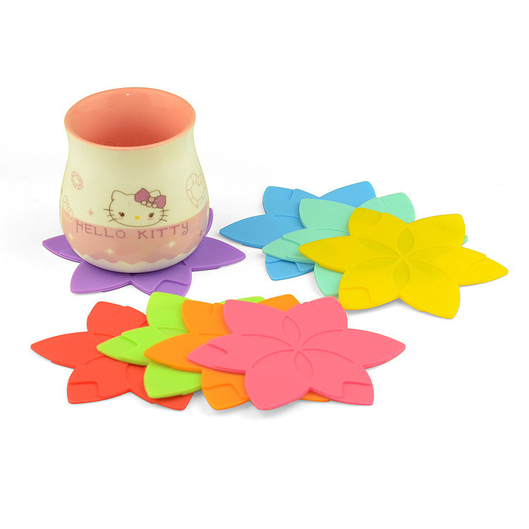 OEM Available Non-Toxic Reversal Flower Silicone Cup Mat