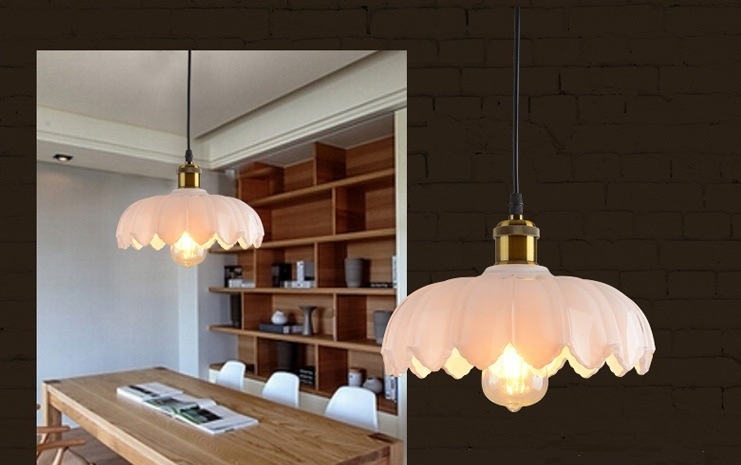 Nordic Style Retro Lotus Creative Glass Pendant Lamp with 1 Lamp