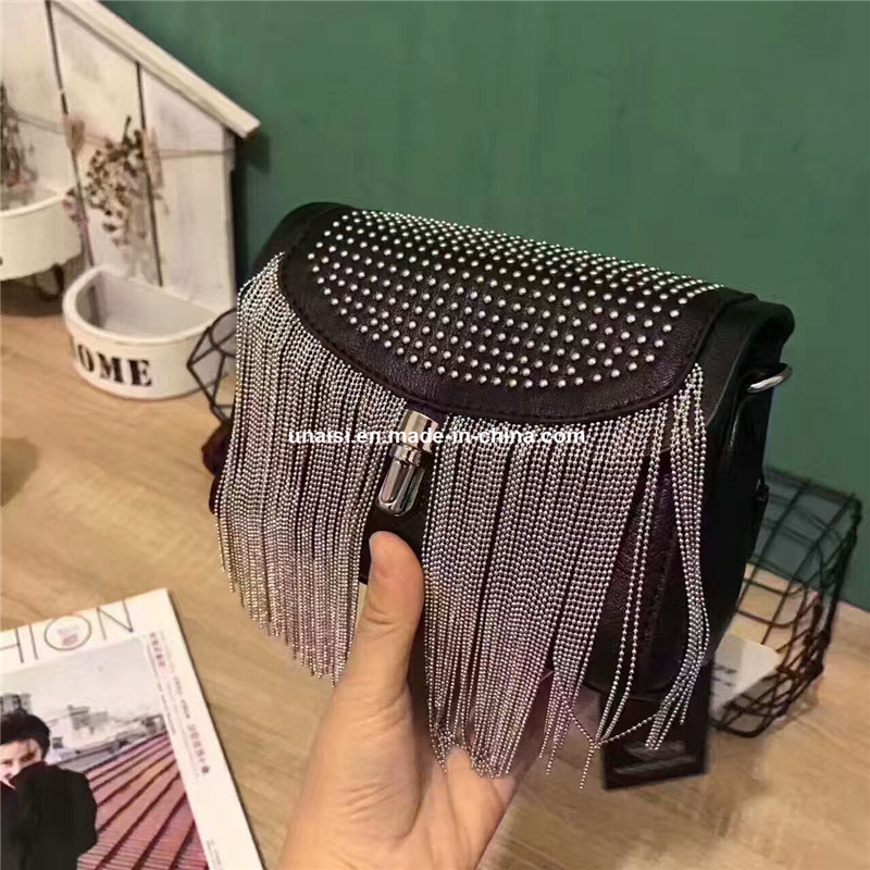 Stock Revit Metal Tassel Leather Small Fashion Ladies Messenger Bag