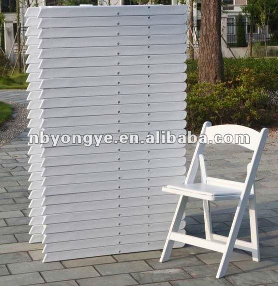 White Resin Folding Chair for Outdoor Wedding
