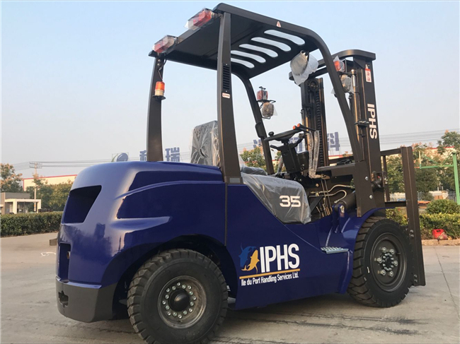 Customized Color 3.5 Ton Diesel Forklift