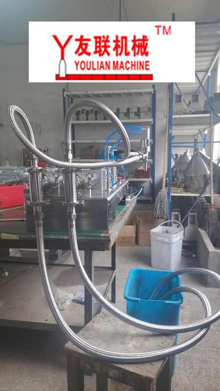 Semi-Automatic One Heads Water/Juice/Oil and Others Liquids Filling Machine300-2000ml (G1WYD)