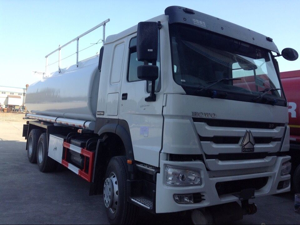 Sinotruk HOWO 6X4 Oil Tank Truck Fuel Tank Truck