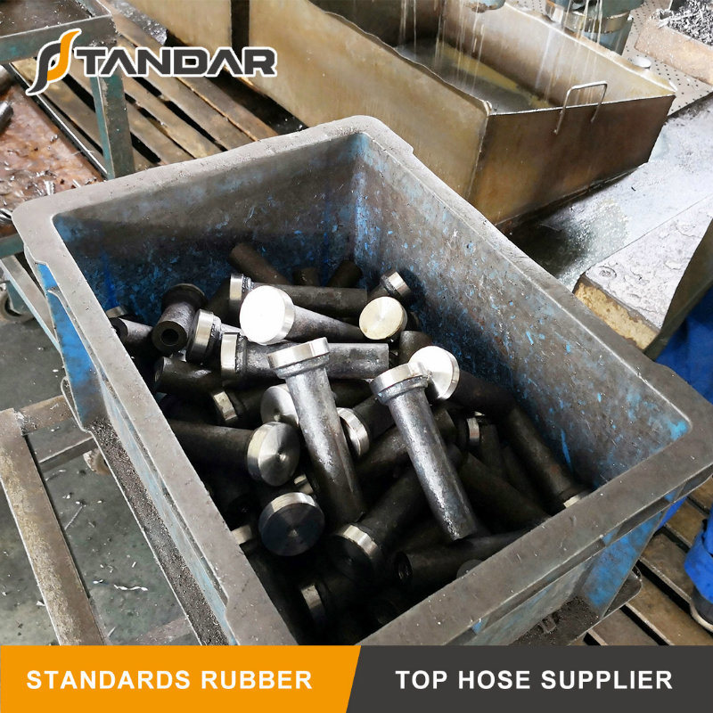 Oil Resistant Female Threaded Hydraulic Rubber Pipe Fitting