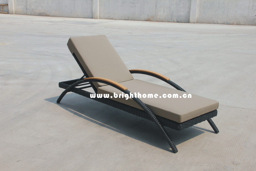 Pool Beach Sun Lounger Bed, Rattan Lounger Sofa Bed