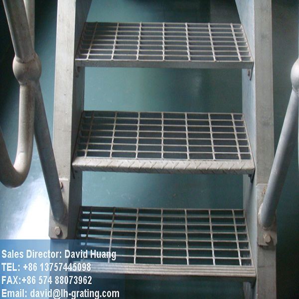 Black Serrated Steel Grating for Construction Projects