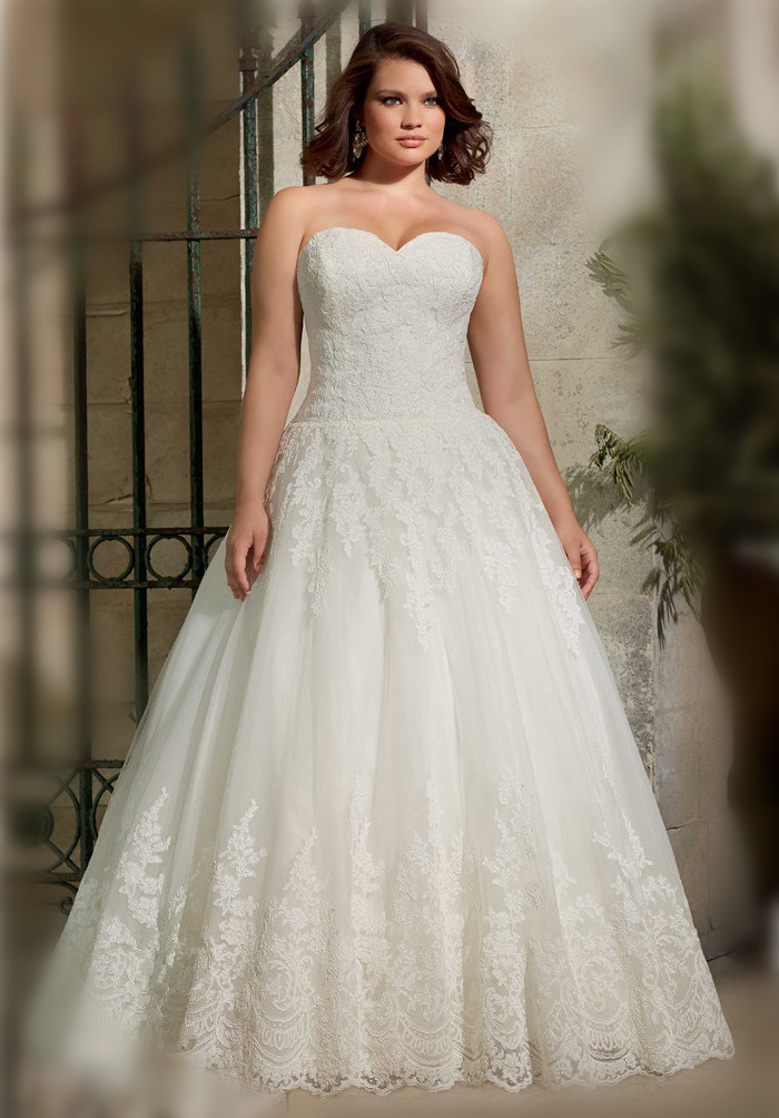 Elegant Plus Size A-Line Sweetheart Lace Court Train Wedding Dress