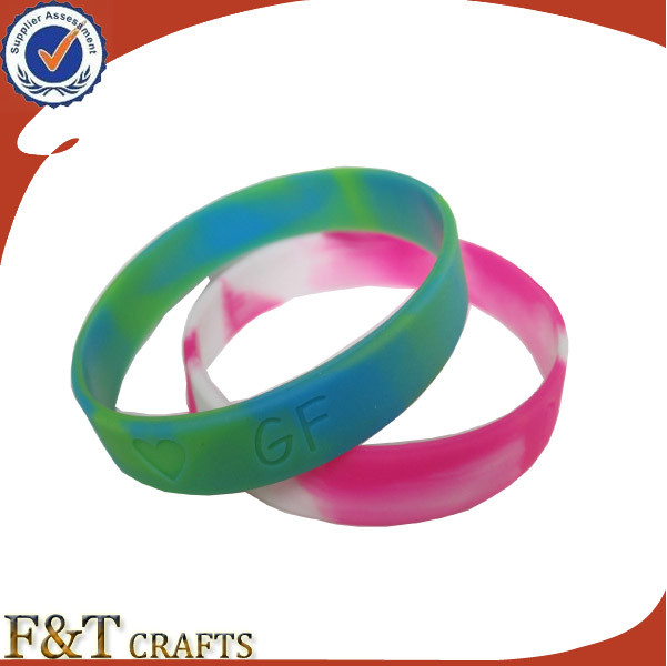 Cheap Promotional Love Couple Souvenir Gift Custom Logo Silicone Bracelet (FTSB8252J)