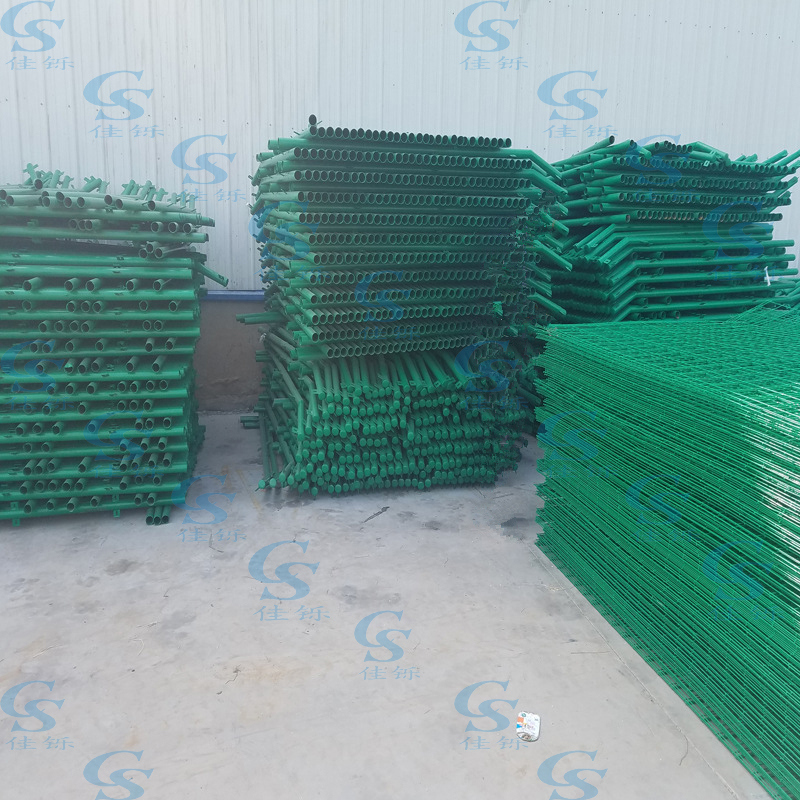 Triangle Bending Vinyl Coated Welded Wire Mesh Fence